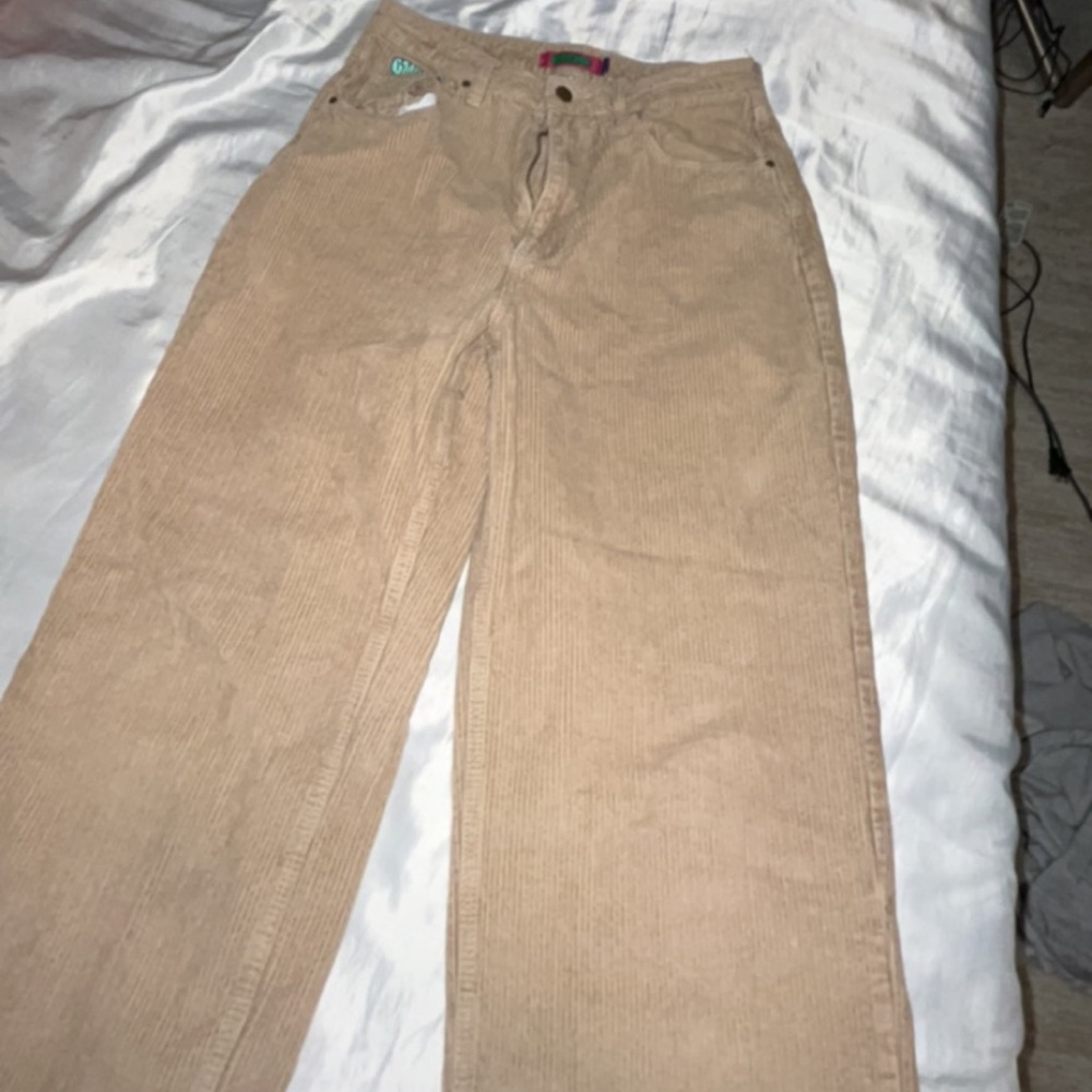 Size 7 tan/beige corduroy empyres